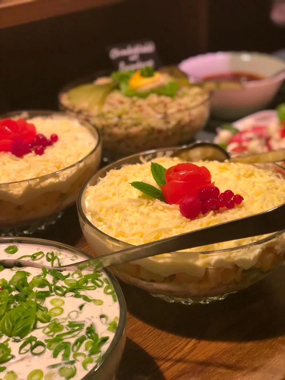 Verschiedene Salate der Fleischerei Schütze