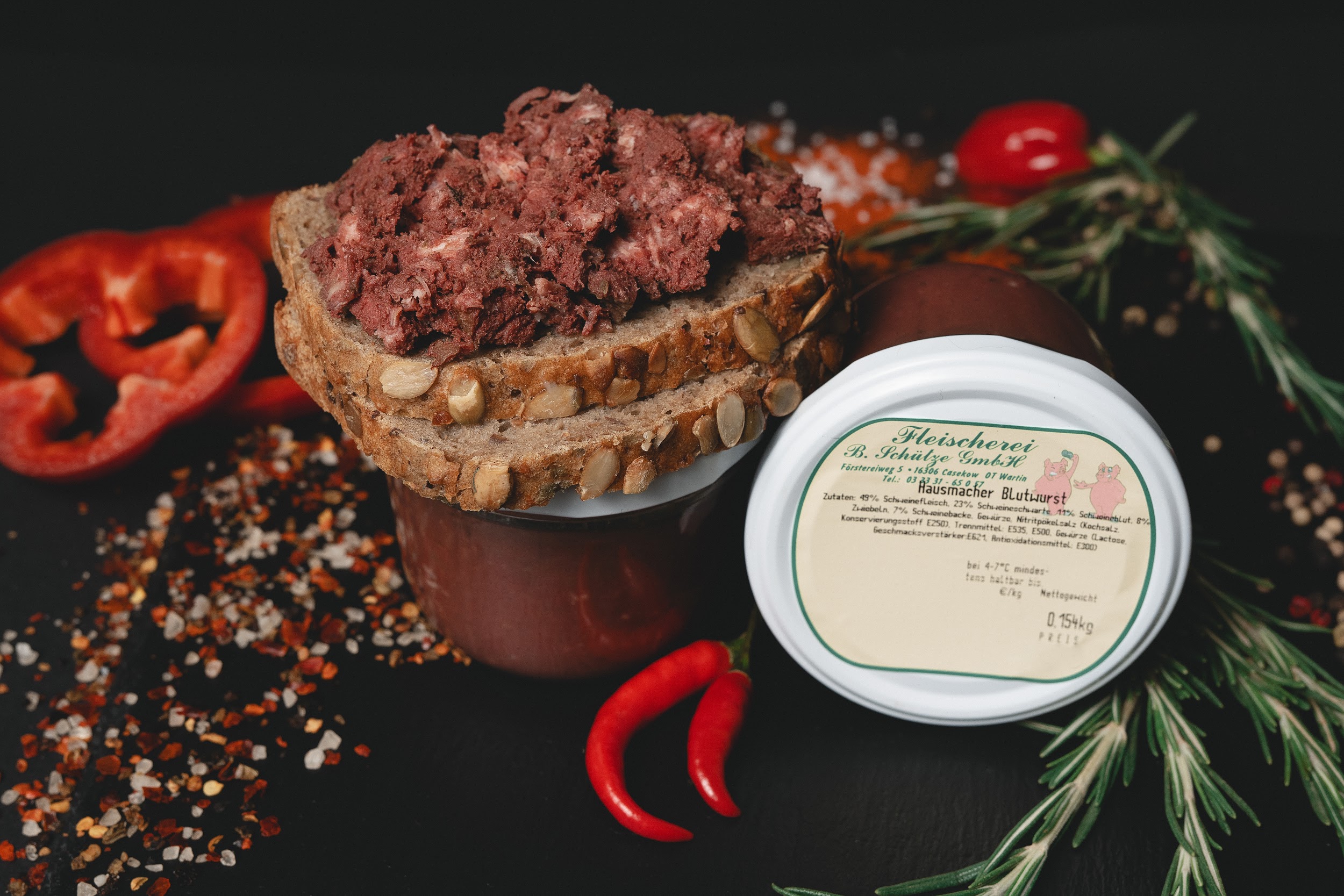 Hausmacher Blutwurst der Fleischerei Schütze auf Brot