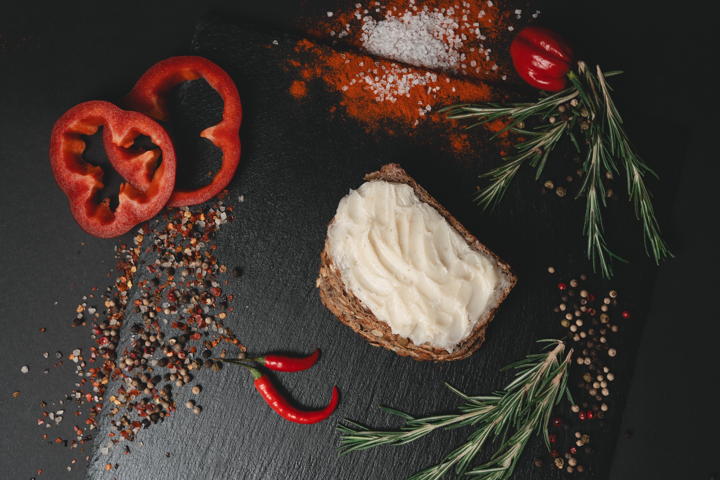 Schweineschmalz auf Brot